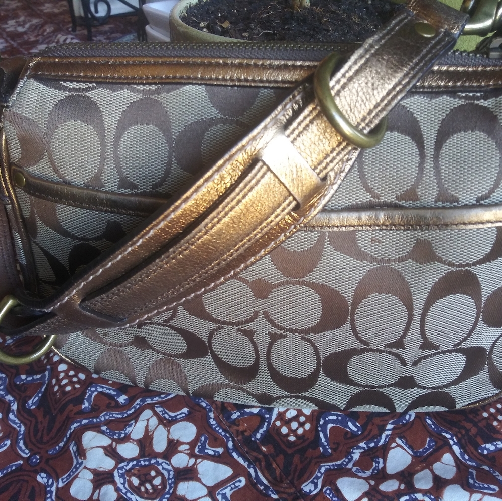 🛍️ Coach limited edition signature print shoulder bag - Picture 7 of 15